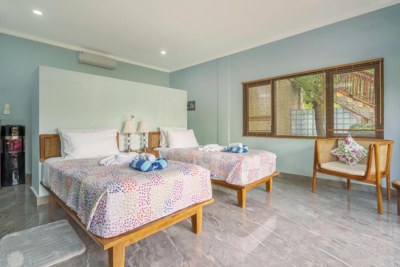 Lunar Dive Resort: Bamboo Villas Kubu Exterior photo